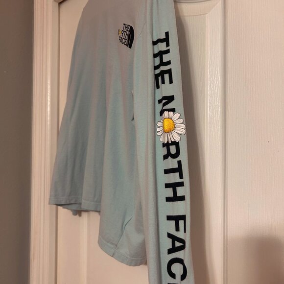 NorthFace Long Sleeve - Picture 5 of 5